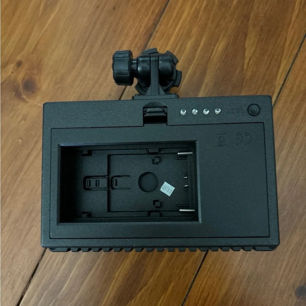 Neewer CN-160 LED light